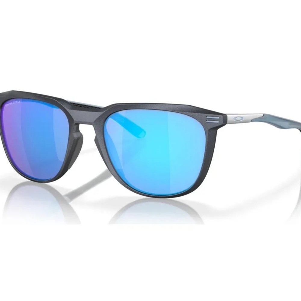 Authentic Oakley Men's Thurso Re-Discover Collection Sunglasses, Mirror O09286